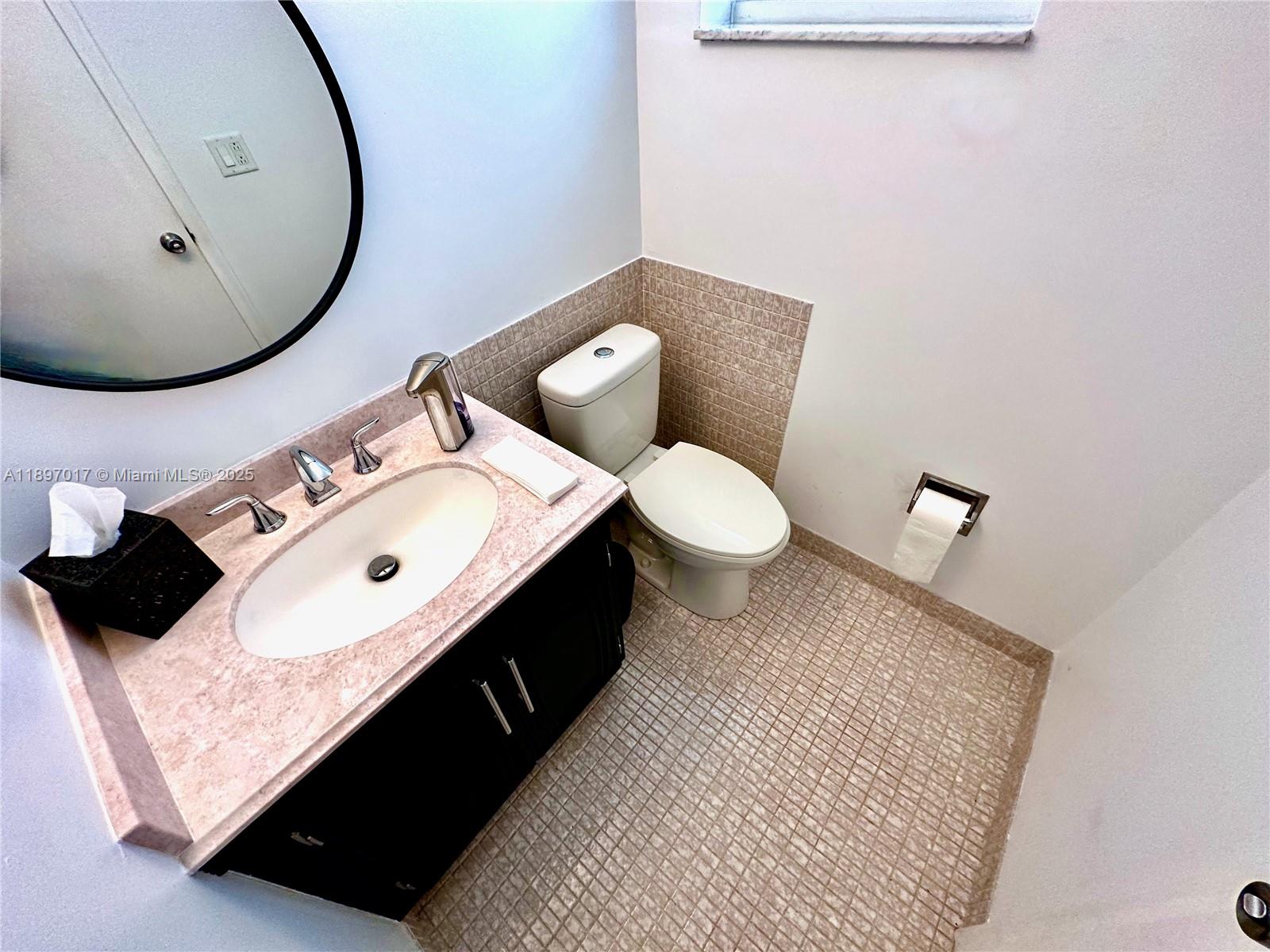 COLONIAL CLUB CONDO SEC 1 - Residential