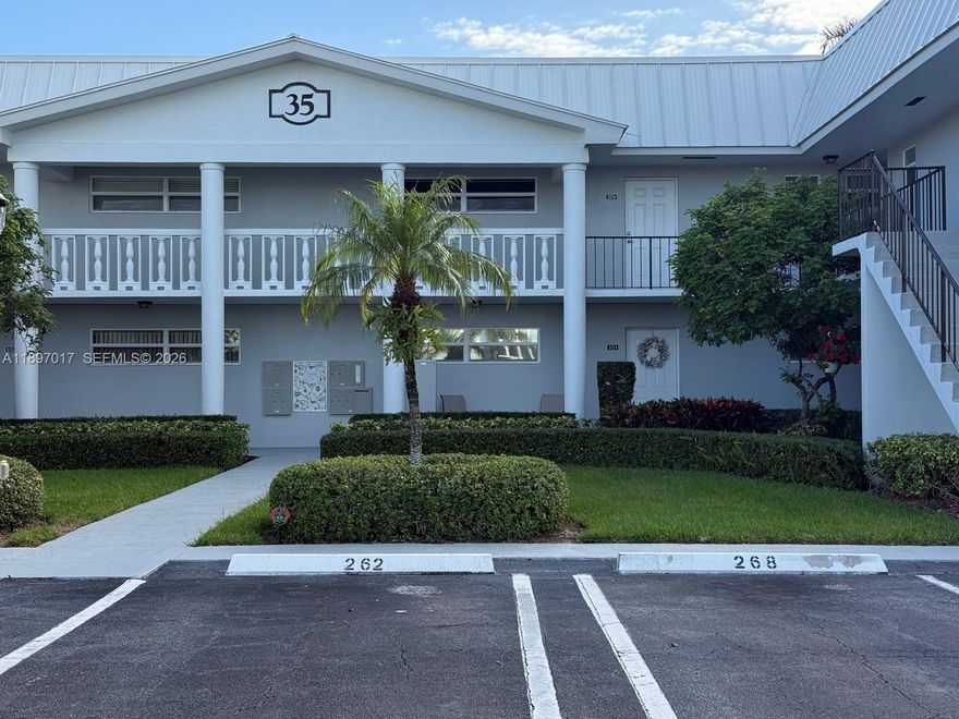 *SELLER MOTIVATED* Beautiful 1 Bedroom 1.5 Bath. Resort style living condo on the inter-coastal waterway. Freshly Painted, stainless steel appl, wood floor, Hurricane Impact Windows. Located within minutes to shopping, restaurants and Delray Beach. Colonial Club is a 55+ community offering many amenities Remodeled Clubhouse & Saltwater Heated Pool, New Loungers, Chairs & Tables, Exercise Room & BBQ Area On the Inter-coastal with Spectacular Water view. Watch the boats go by, close to trendy Atlantic Avenue, downtown Boynton Beach, fishing, beaches, shopping/restaurants. Only a 15-minute Drive to Palm Beach International Airport Don't let this one pass you by Come Live In Paradise. 2025 Roof Replacement with Mansards, SPECIAL ASSESSMENT HAS BEEN PAID IN FULL. !!!SELLER IS VERY MOTIVATED!!!!