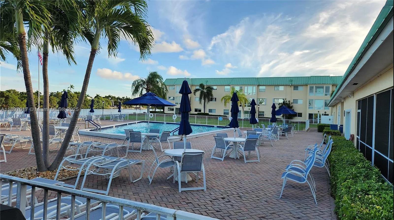 COLONIAL CLUB CONDO SEC 1 - Residential