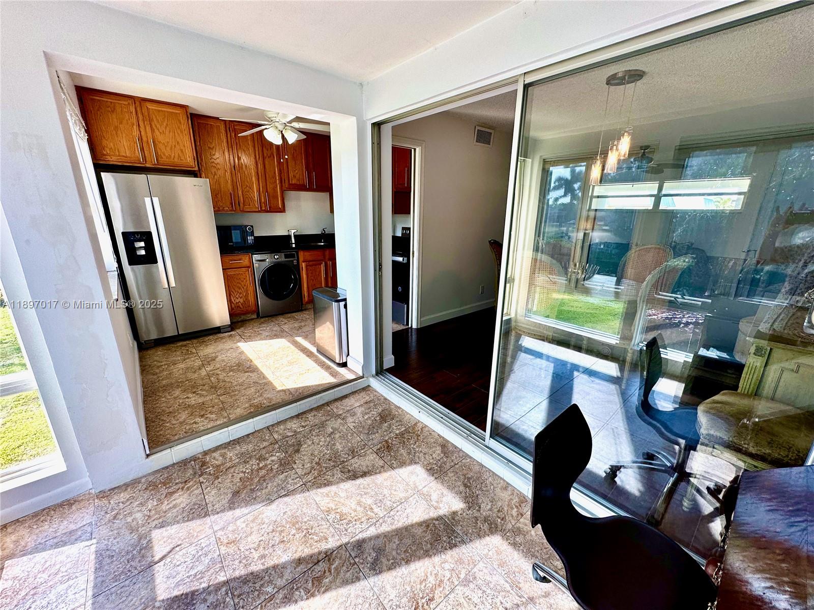 COLONIAL CLUB CONDO SEC 1 - Residential