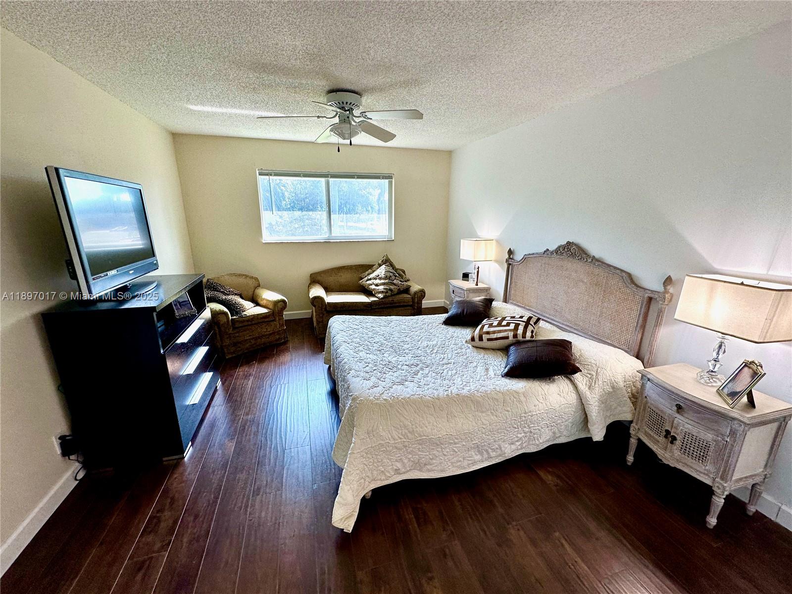 COLONIAL CLUB CONDO SEC 1 - Residential