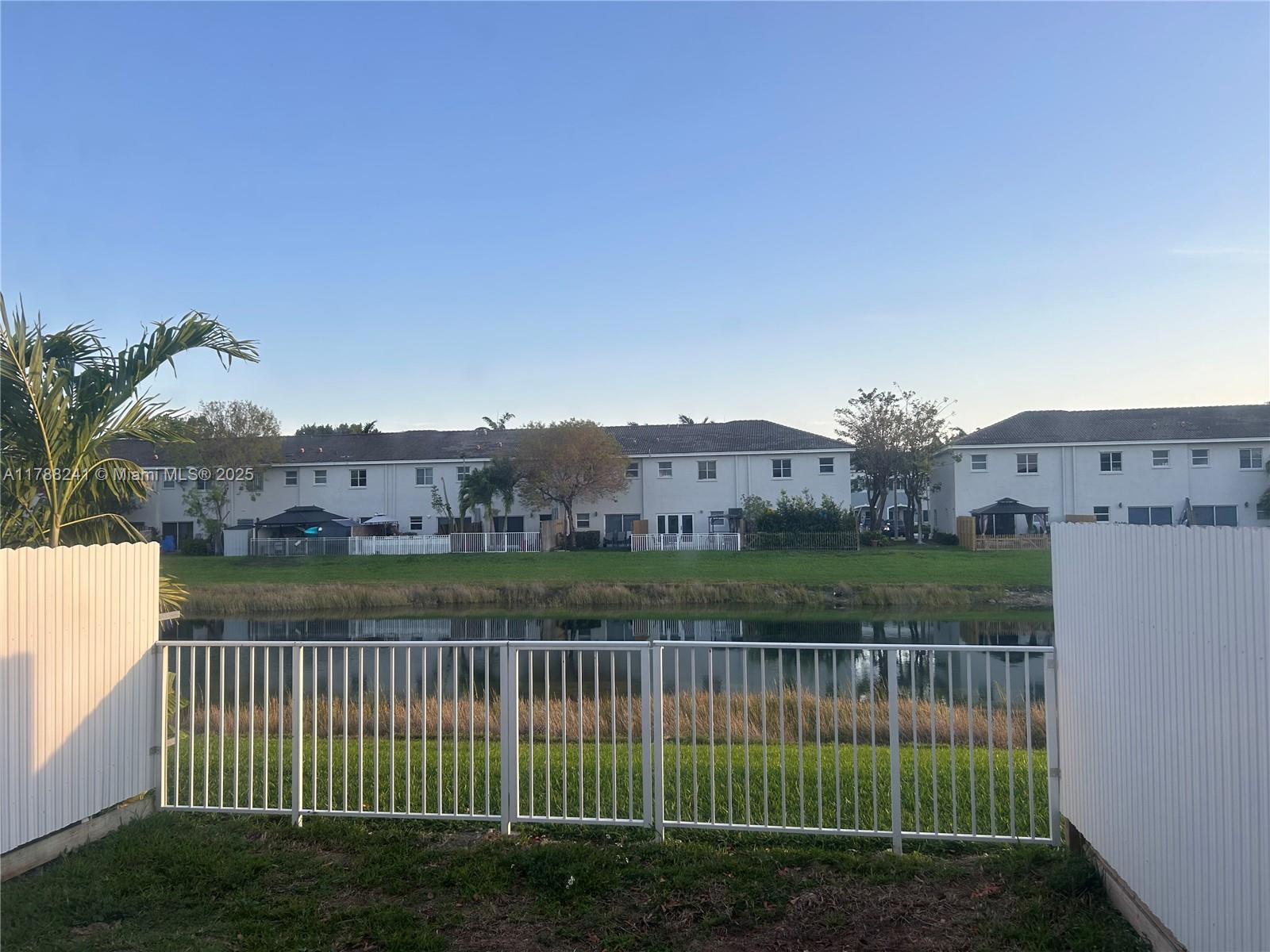 VENETIA GROVE - Residential