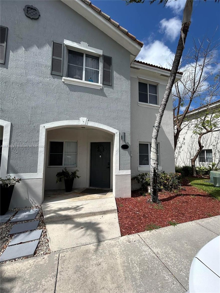 Discover this stunning townhome, complete with a picturesque lake view. This two-story residence features 3 bedrooms and 2.5 bathrooms. The spacious living room flows seamlessly into a kitchen equipped with an island, a pantry, ample cabinetry, and stainless steel appliances.

The primary bedroom boasts a full bathroom and a generous walk-in closet. Residents can take advantage of the beautiful community pool and 24-hour security. Ideally situated restaurants, shops, hospitals, and parks, this home is just minutes from US1, Florida's Turnpike, Homestead Baptist Hospital, and the Florida Keys. Plus, a new Publix supermarket is within walking distance, making this an exceptional place to call home!
Some Seller Contribution available!!