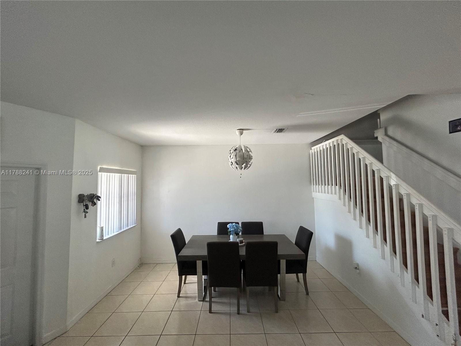 VENETIA GROVE - Residential