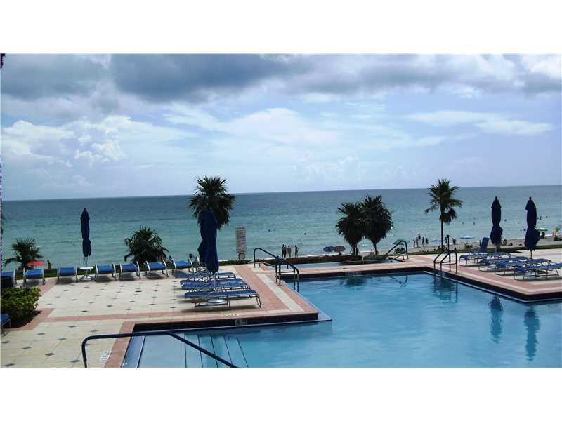 LANAI CONDOMINIUM UNIT FACING THE GORGEOUS OCEAN ON ONE SIDE AND TENNIS ON THE OTHER. GORGEOUS EAT-IN KITCHEN, SPLIT BEDROOM PLAN, LIMESTONE FLOORS. TWO EXTRA LARGE PATIOS!