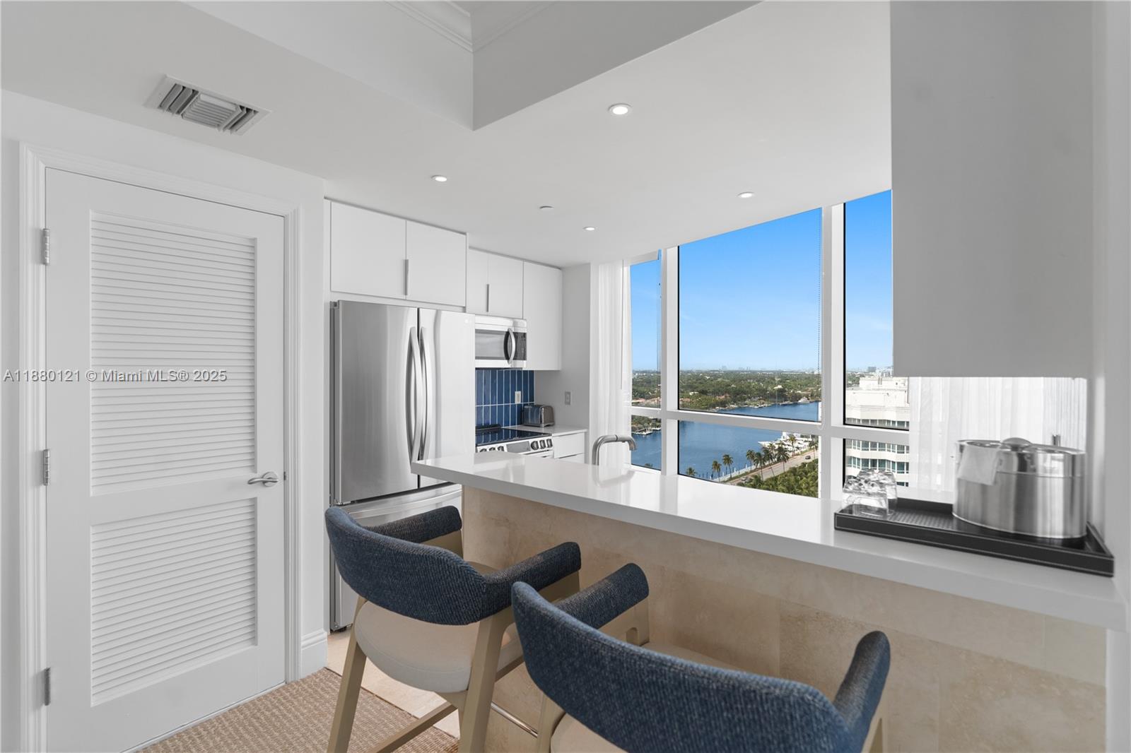 FONTAINEBLEAU II CONDO - Residential