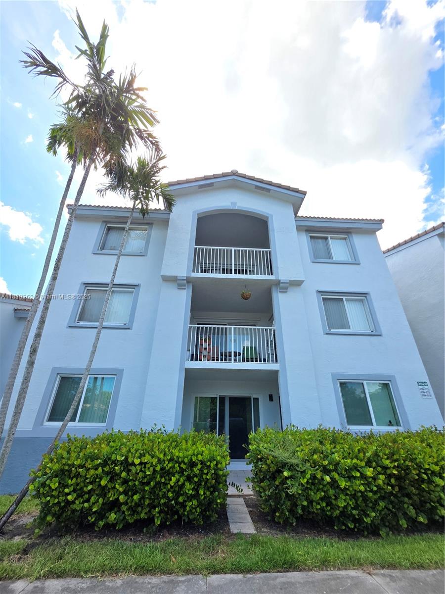 ROYAL GRAND CONDO - Residential