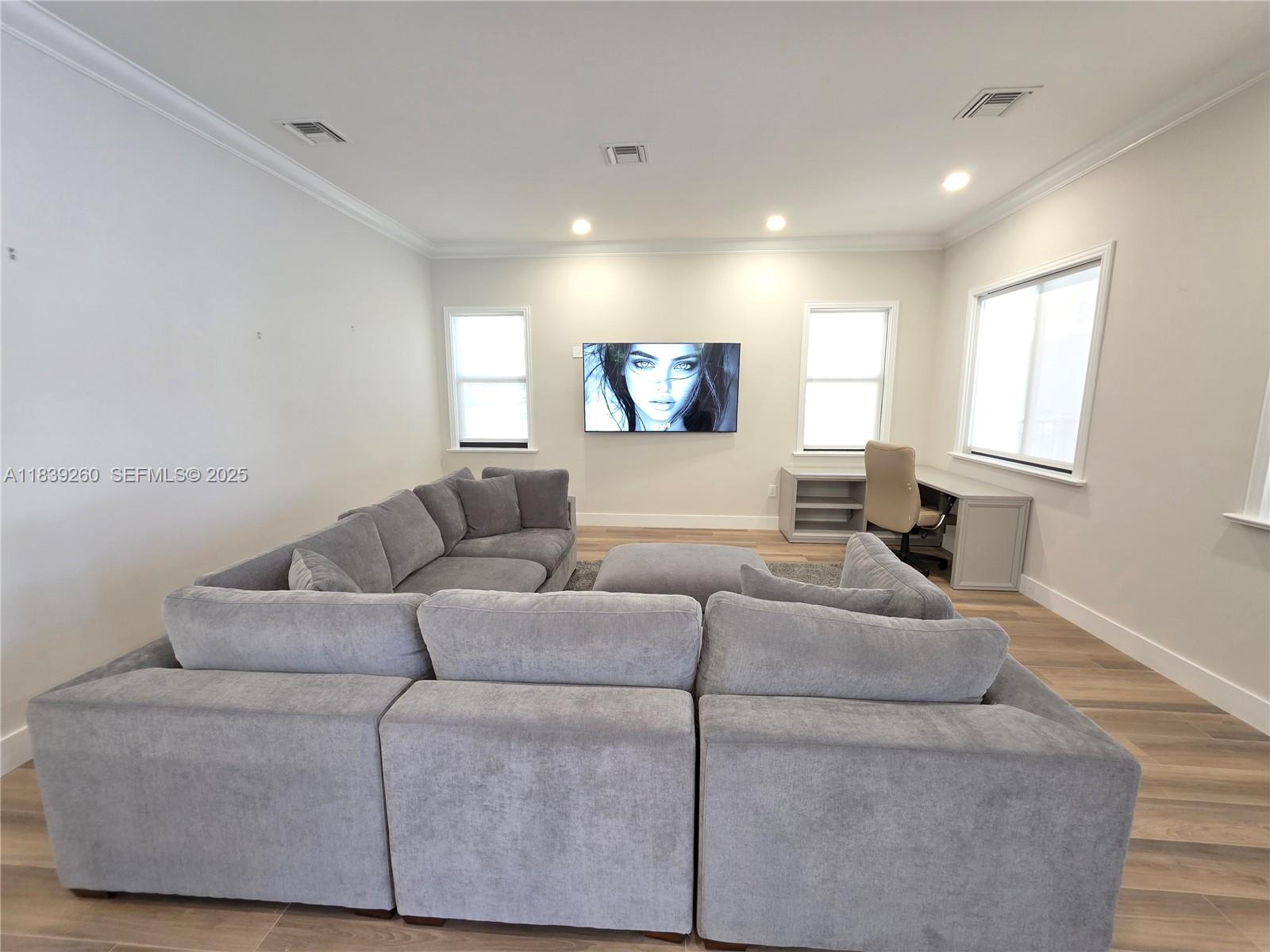 ROYAL GRAND CONDO - Residential