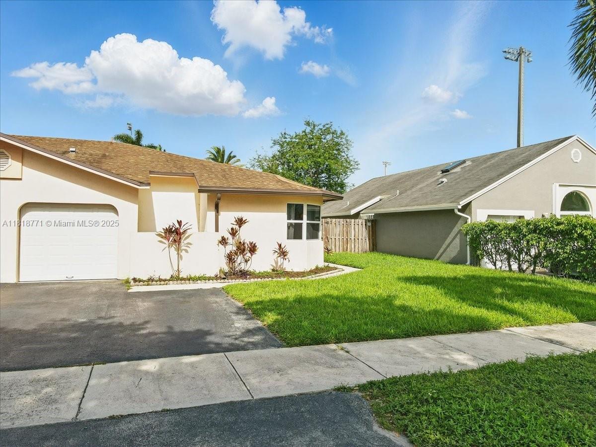 5874 SW 97th Ter
