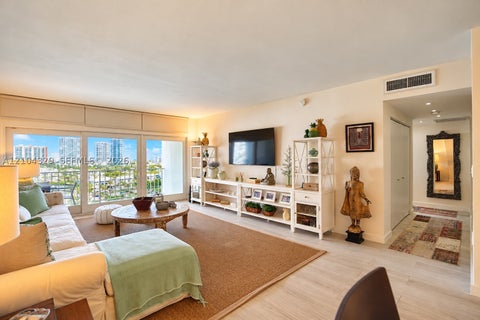 Photo of 500 Bayview Dr #1123, Sunny Isles Beach, FL 33160 (MLS # A12104329)