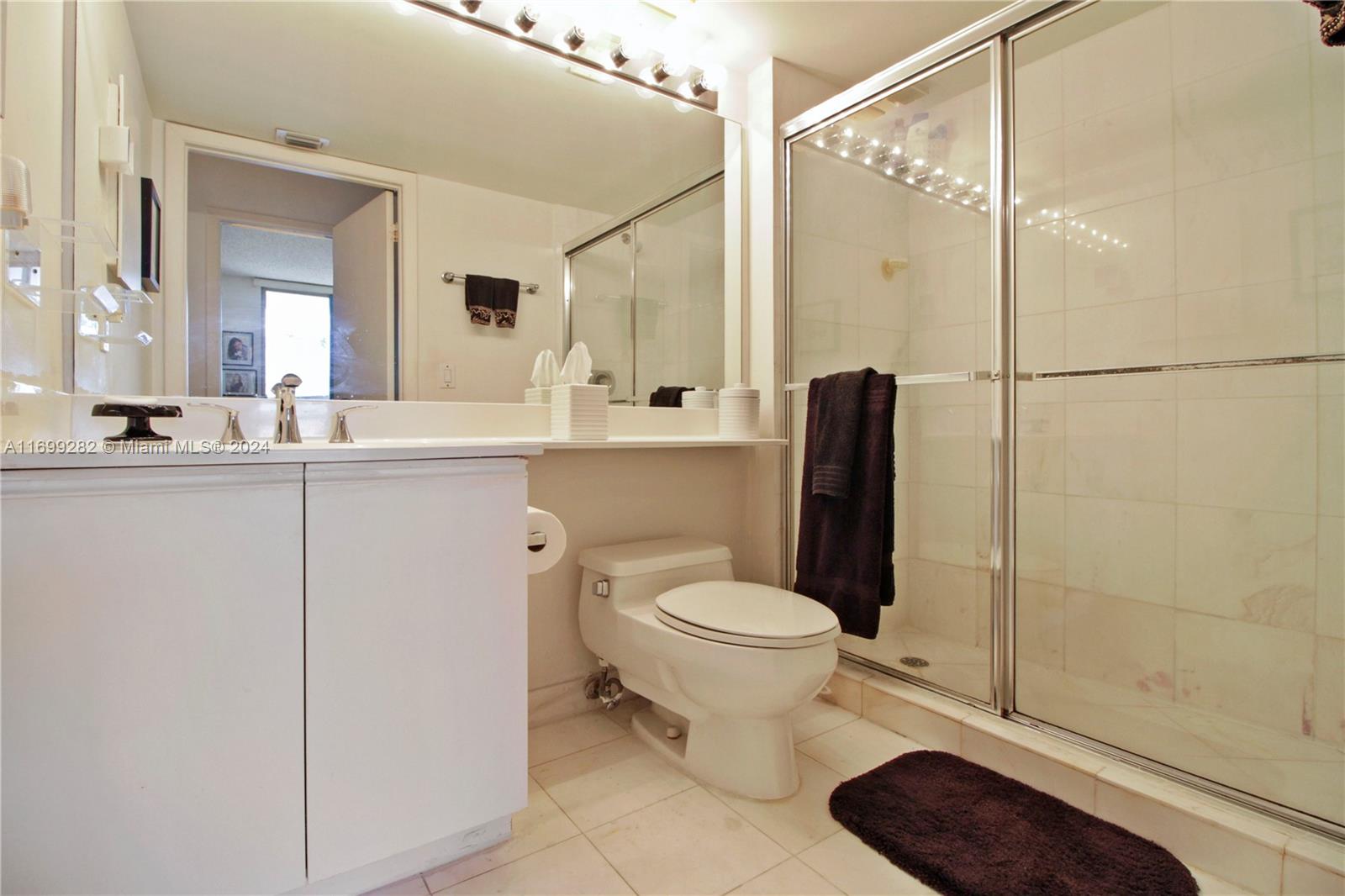 MYSTIC POINTE TOWER 600 C - Residential