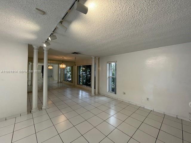 GALE RANCH ESTS - Residential