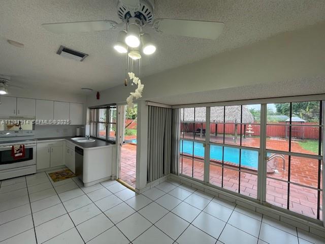 GALE RANCH ESTS - Residential