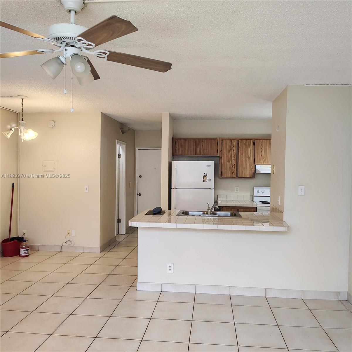 2501 Riverside Dr 202-A, Coral Springs, FL, 33065/$129,500 2 2501 Riverside Dr 202-A