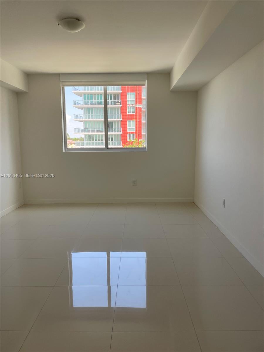 GRAND BAY COMMONS SOUTH - Residential