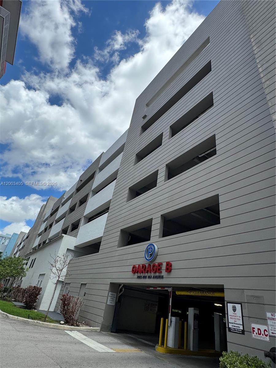 GRAND BAY COMMONS SOUTH - Residential