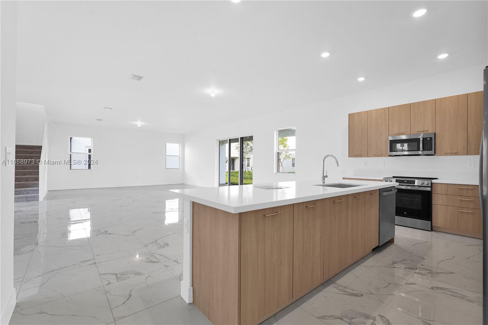 CRESCENT RIDGE - Residential Lease