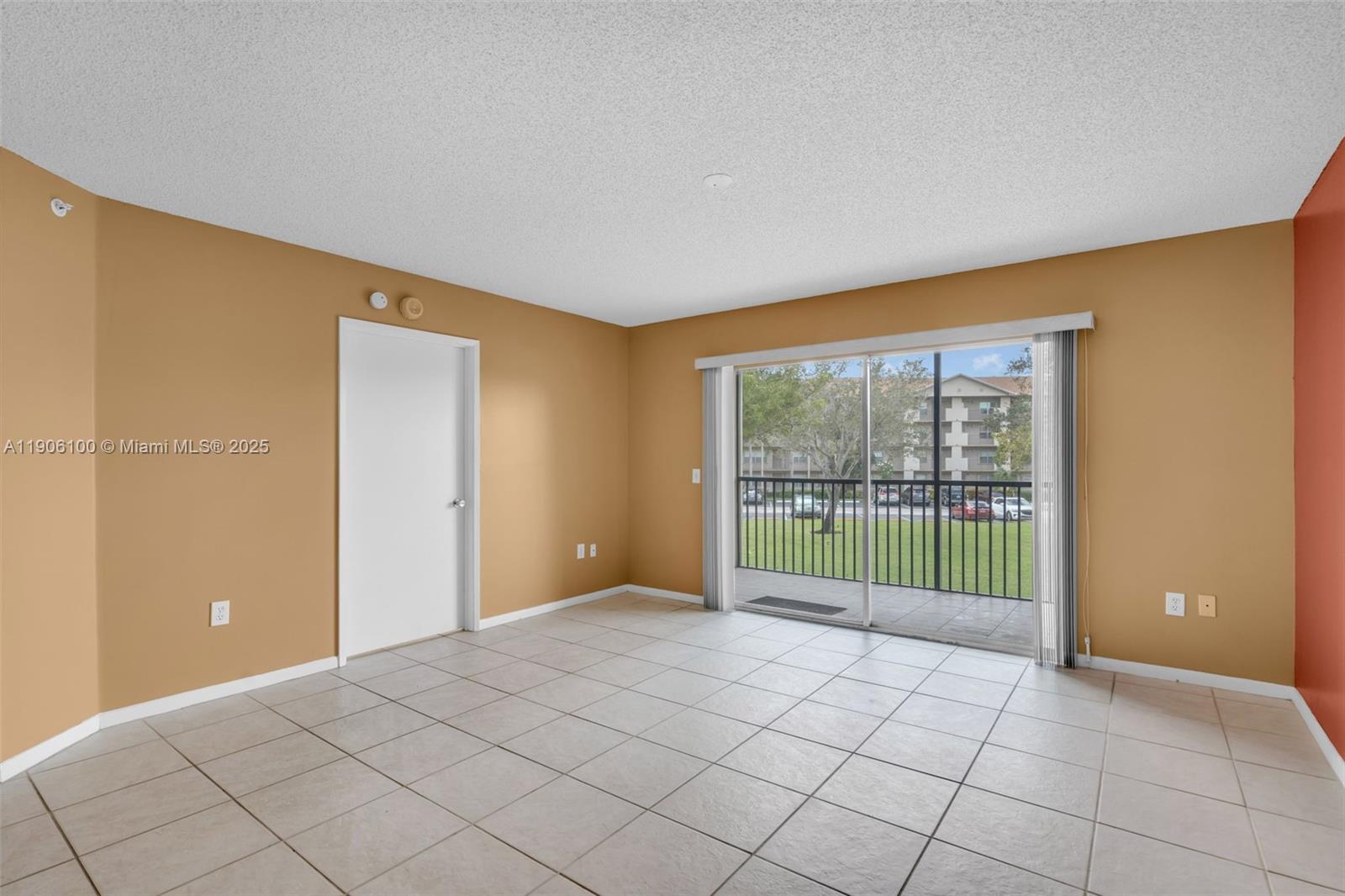 View photos, virtual tours, details... 550 SW 137th Ave 208L