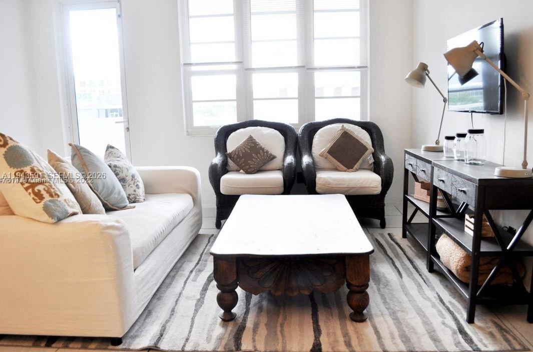 THE DECOPLAGE CONDO - Residential