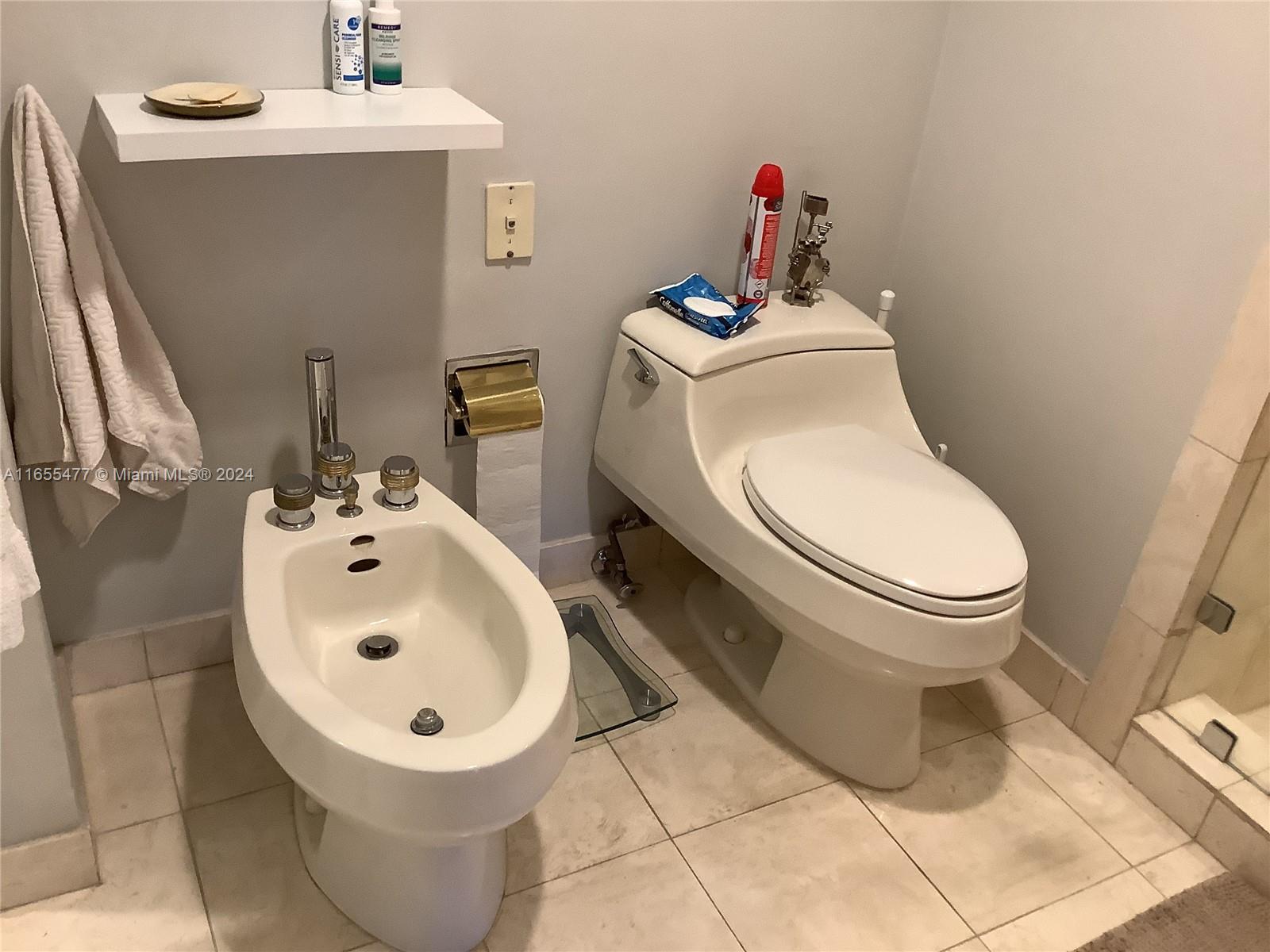 2000 ISL BLVD WILLIAMS IS - Residential