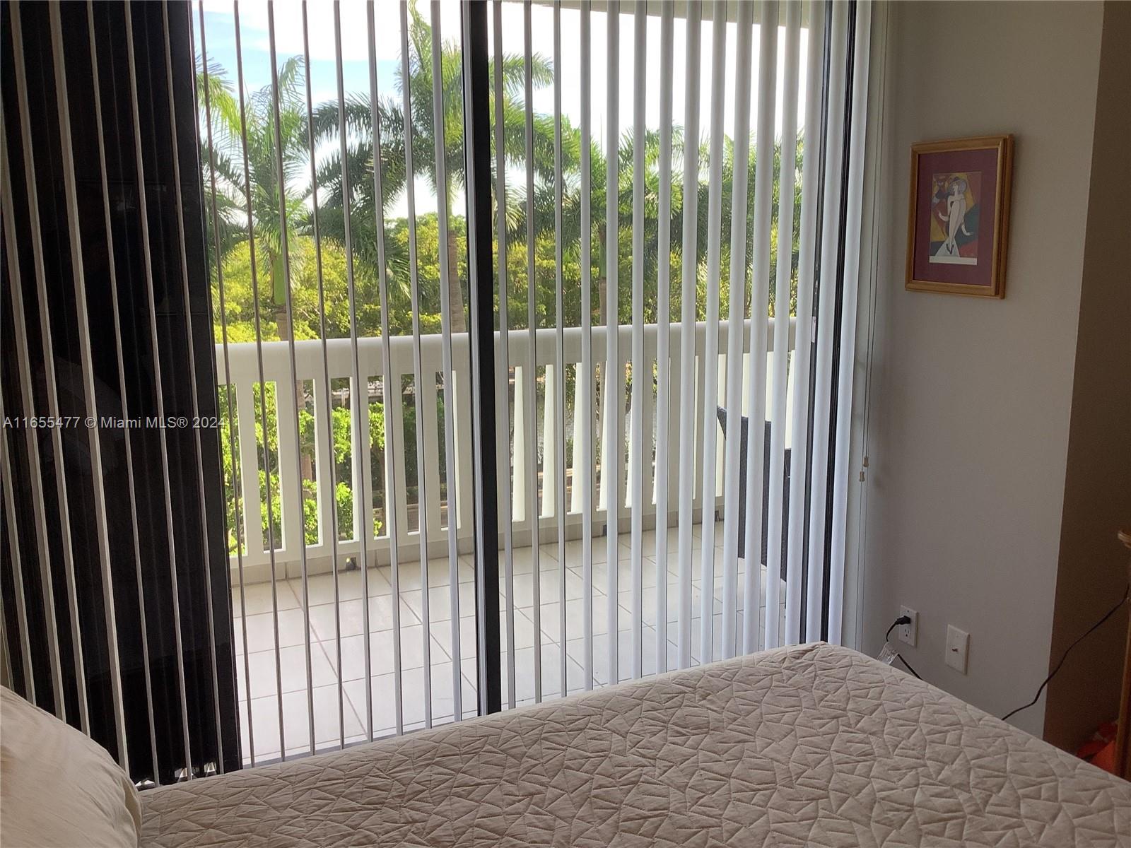 2000 ISL BLVD WILLIAMS IS - Residential