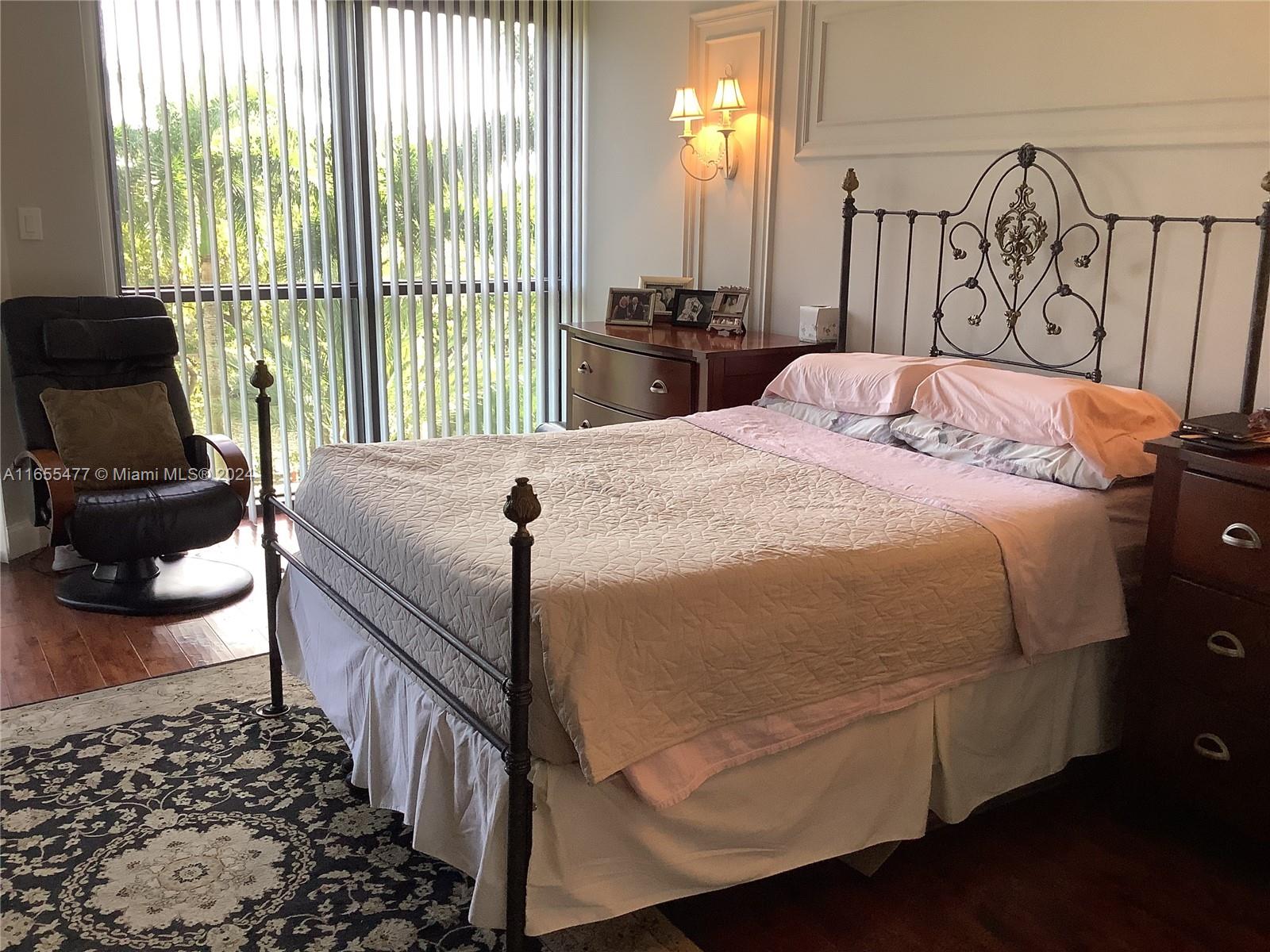 2000 ISL BLVD WILLIAMS IS - Residential