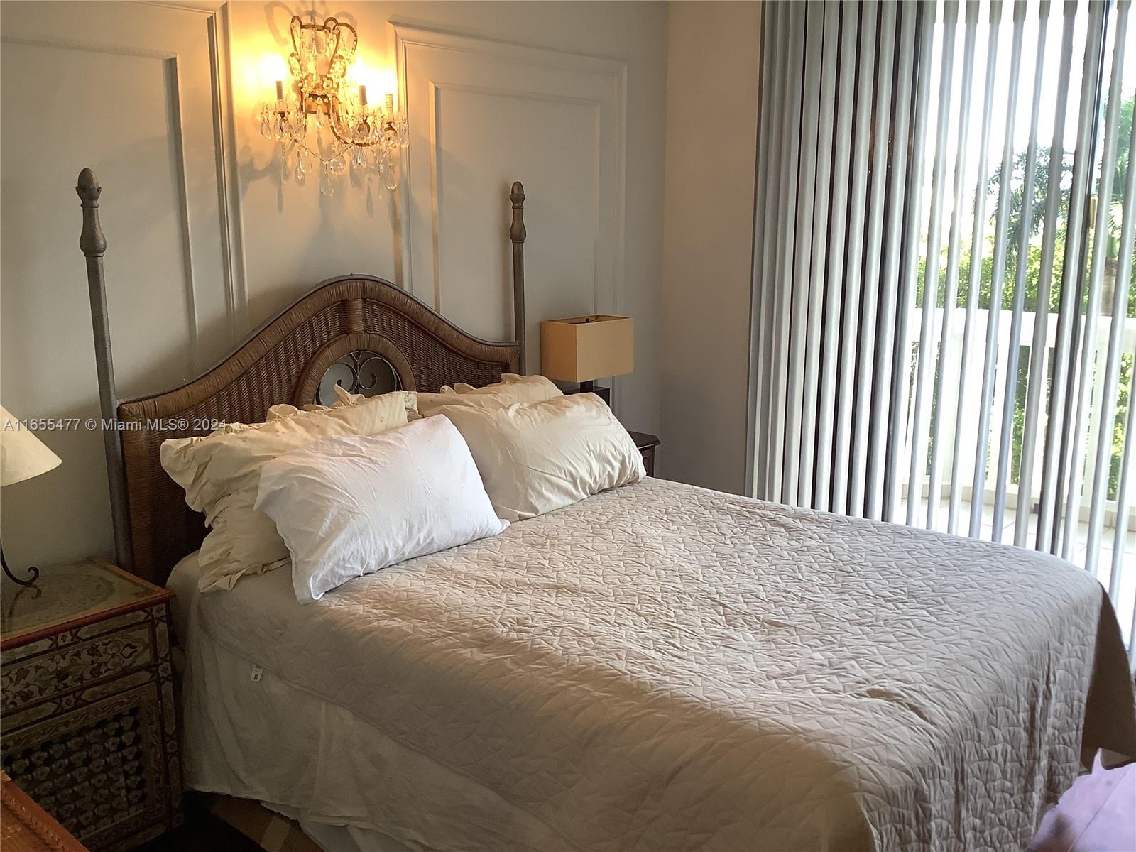 2000 ISL BLVD WILLIAMS IS - Residential