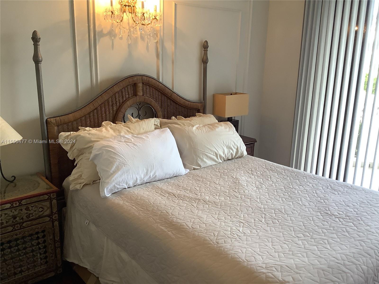2000 ISL BLVD WILLIAMS IS - Residential