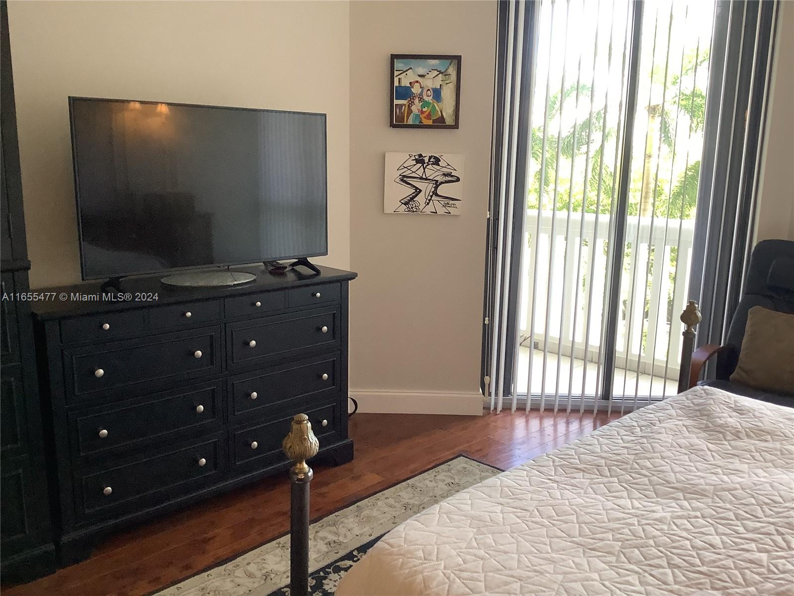 2000 ISL BLVD WILLIAMS IS - Residential