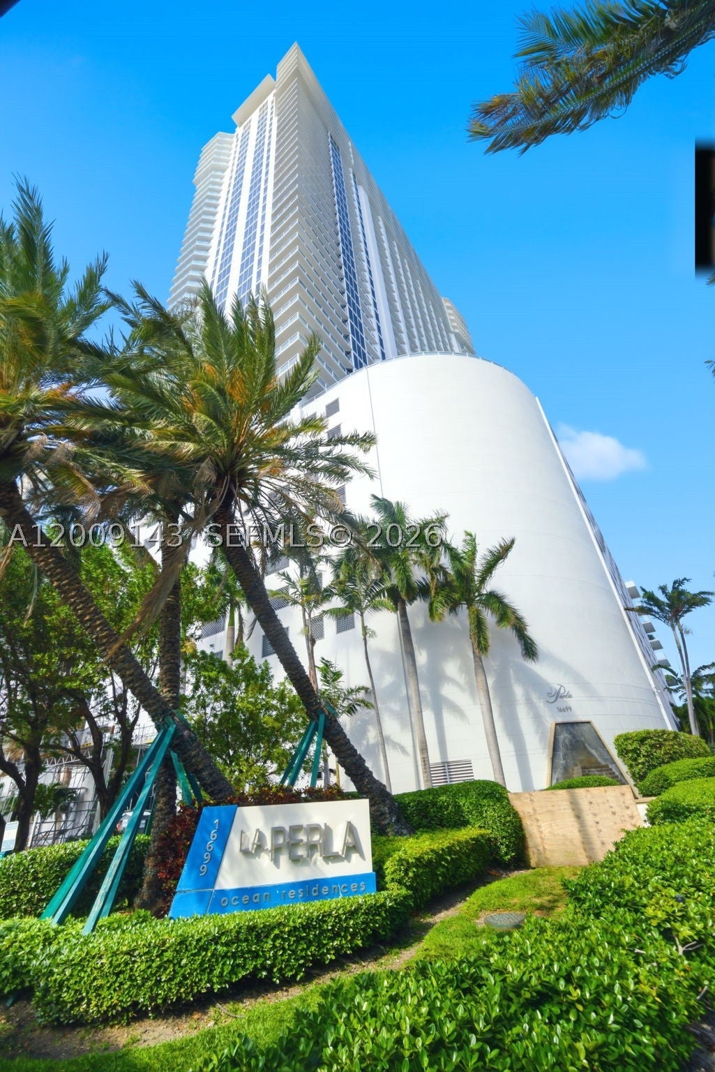 16699 Collins Ave 3802