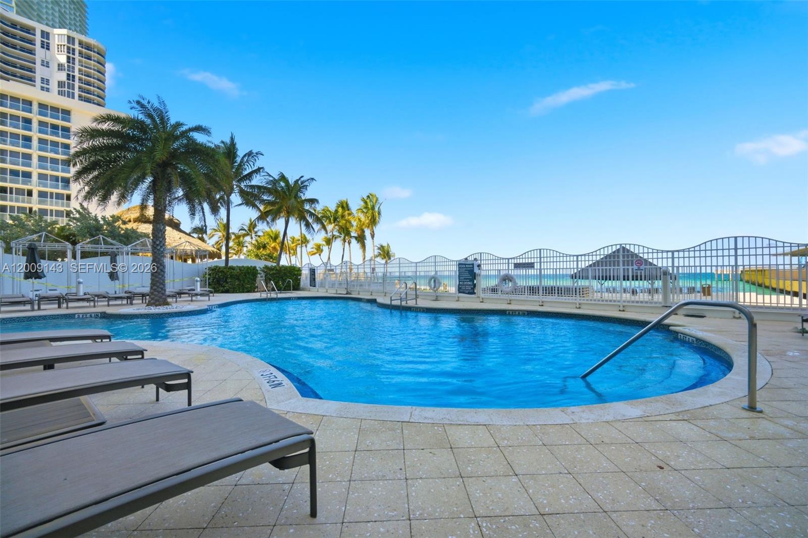 LA PERLA CONDO - Residential