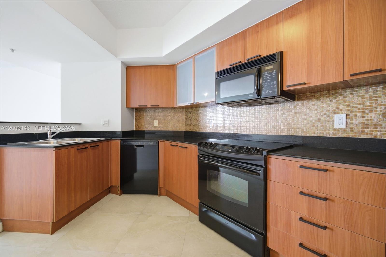 LA PERLA CONDO - Residential