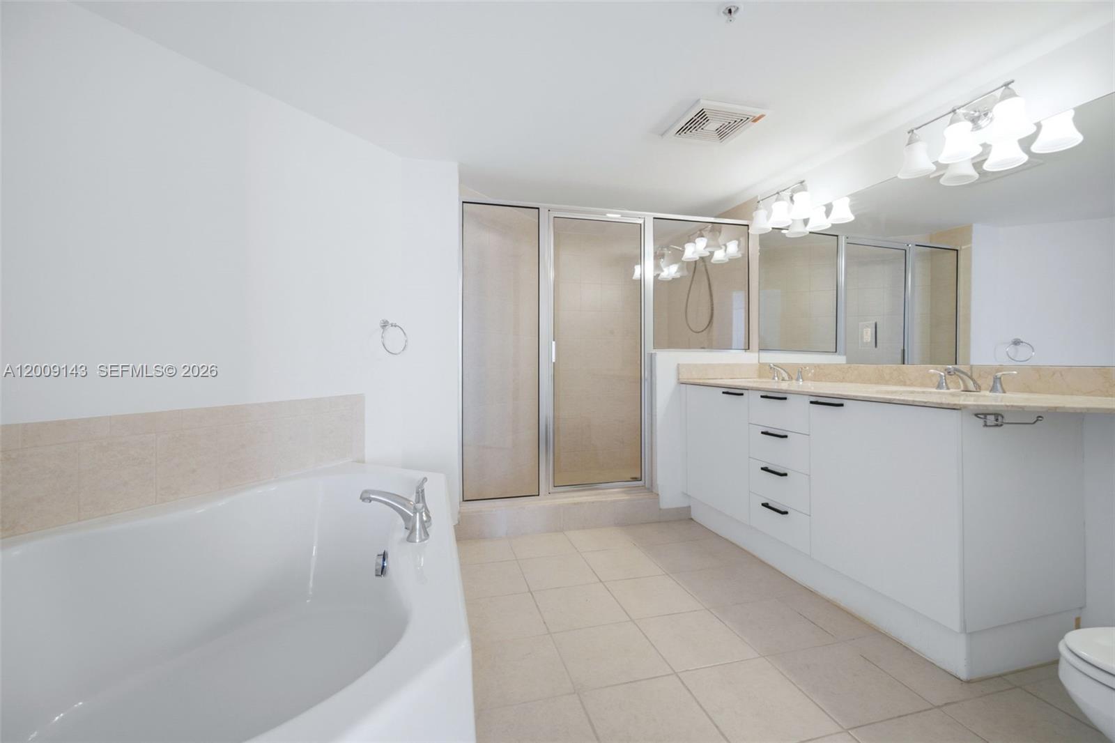LA PERLA CONDO - Residential