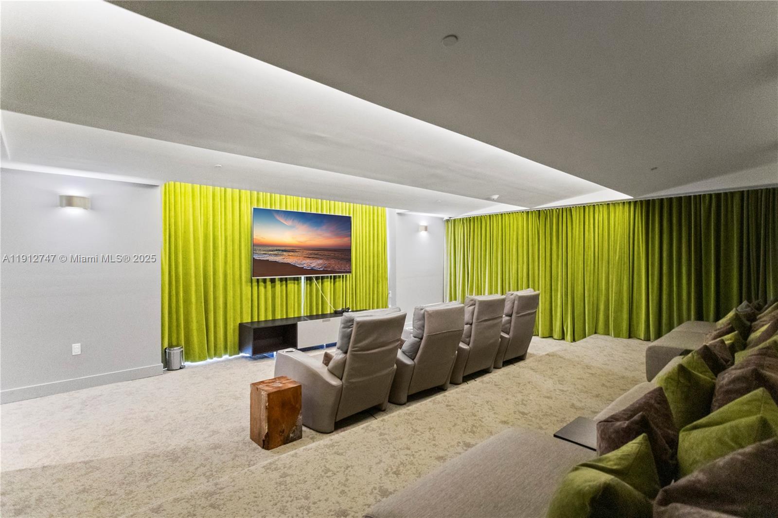 ARIA ON THE BAY CONDO - Residential