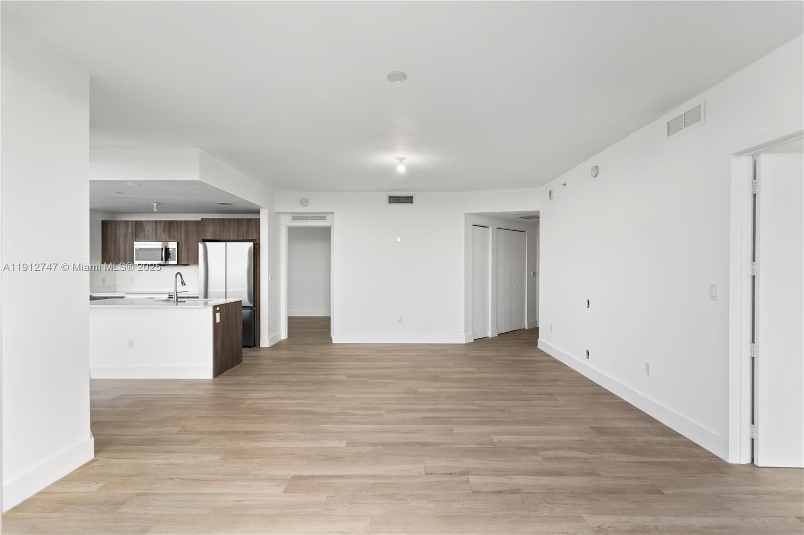 ARIA ON THE BAY CONDO - Residential