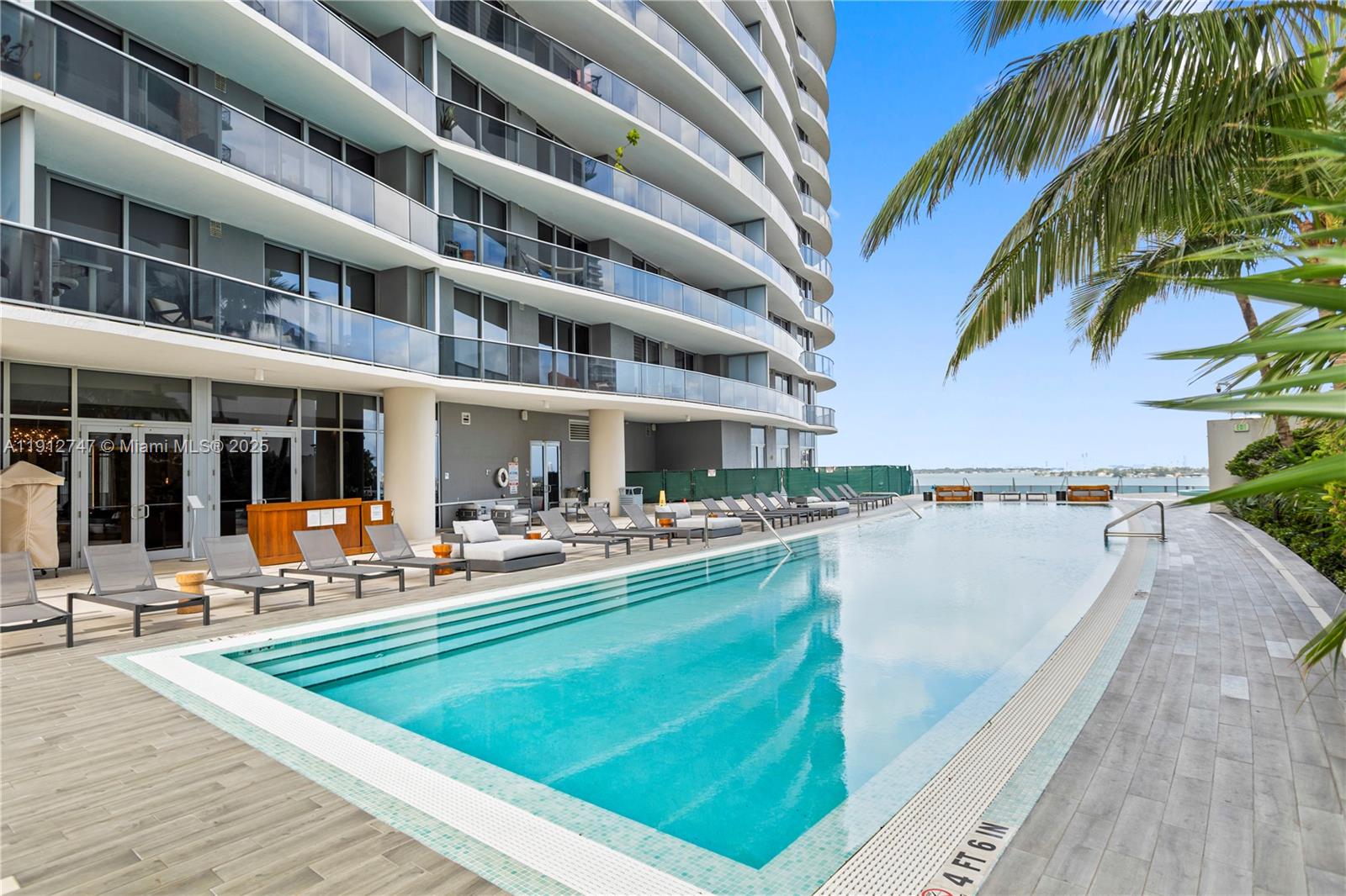 ARIA ON THE BAY CONDO - Residential