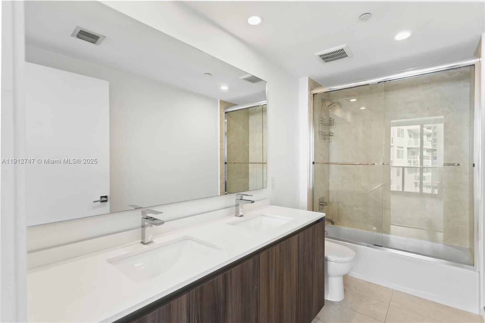 ARIA ON THE BAY CONDO - Residential