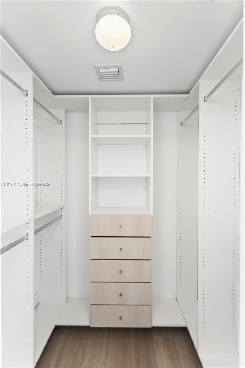 ARIA ON THE BAY CONDO - Residential