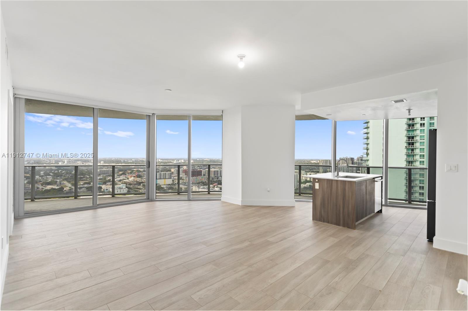 ARIA ON THE BAY CONDO - Residential