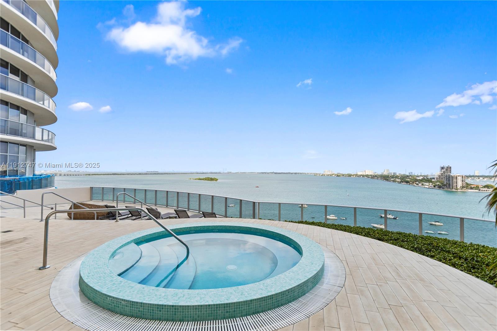 ARIA ON THE BAY CONDO - Residential