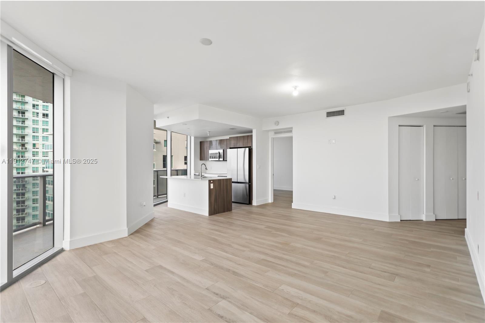 ARIA ON THE BAY CONDO - Residential