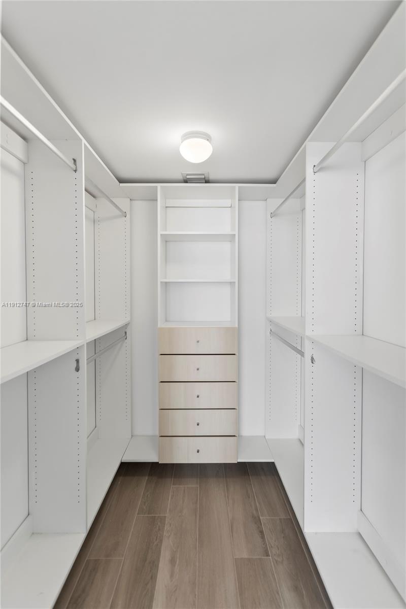 ARIA ON THE BAY CONDO - Residential