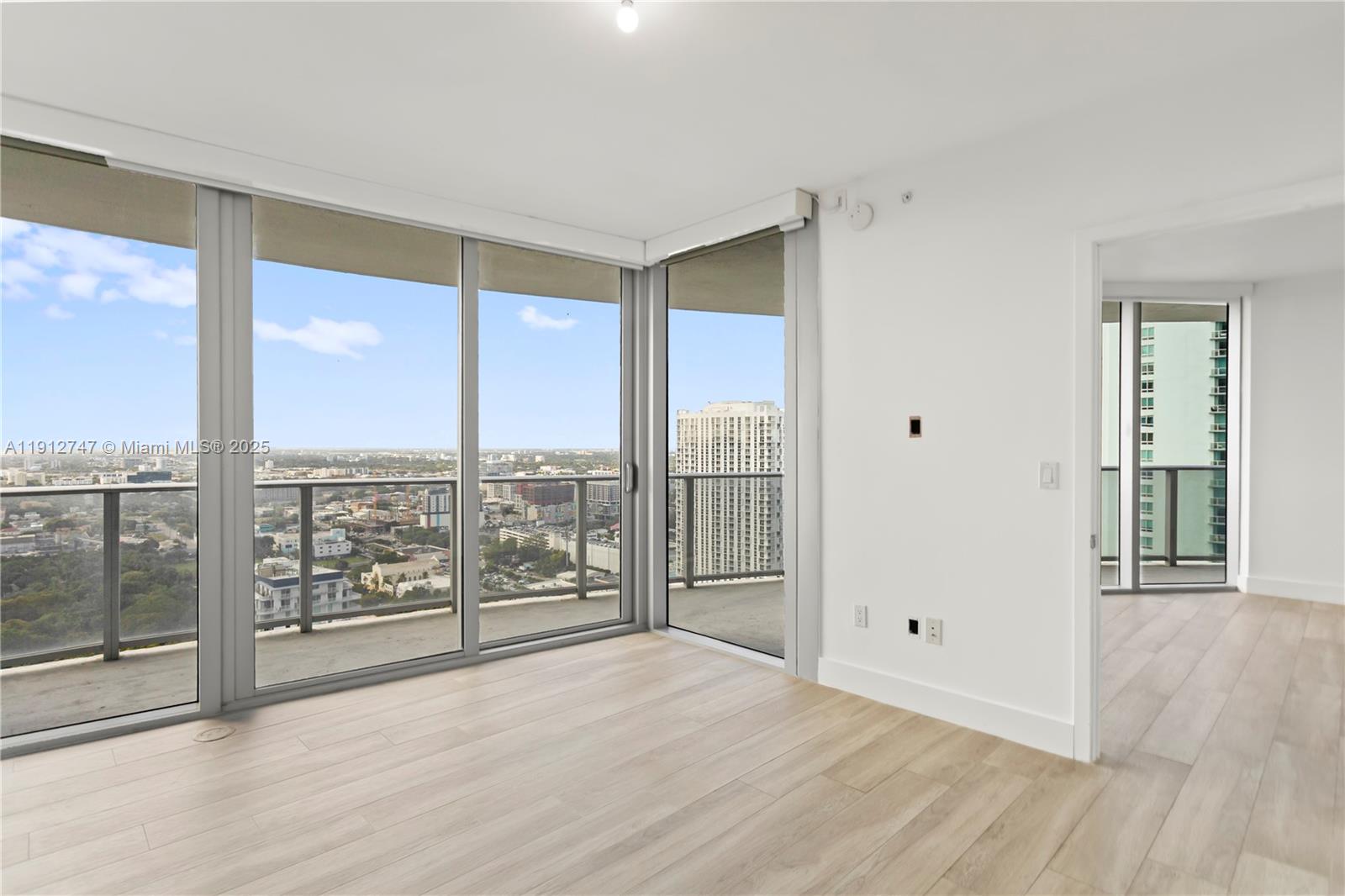 ARIA ON THE BAY CONDO - Residential