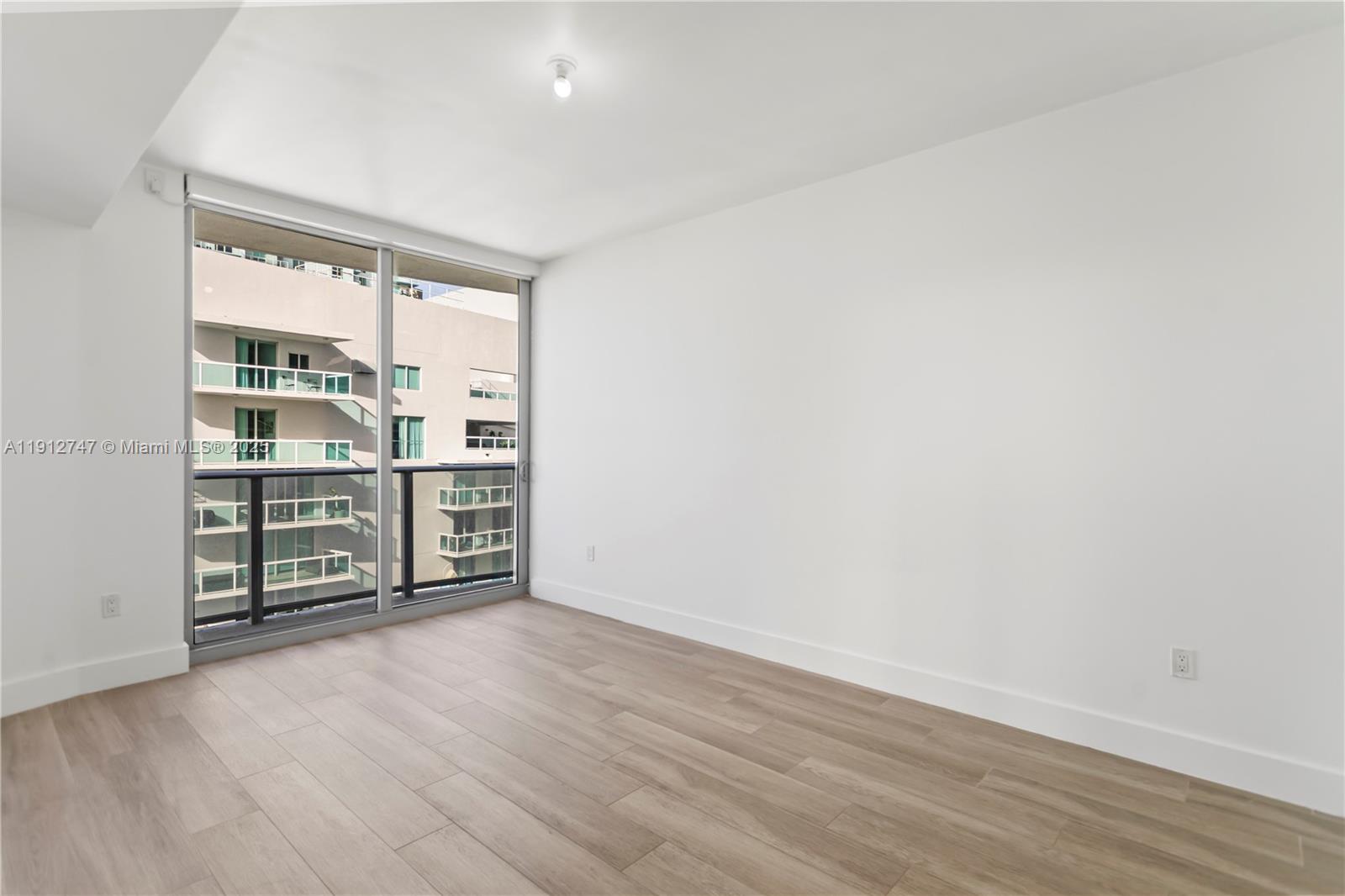 ARIA ON THE BAY CONDO - Residential