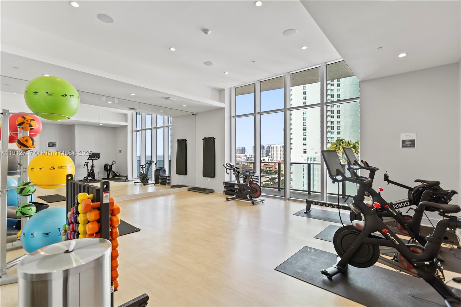 ARIA ON THE BAY CONDO - Residential