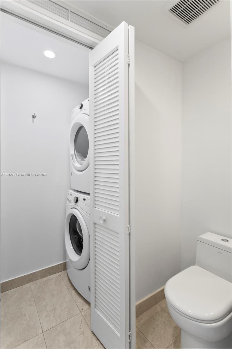 ARIA ON THE BAY CONDO - Residential