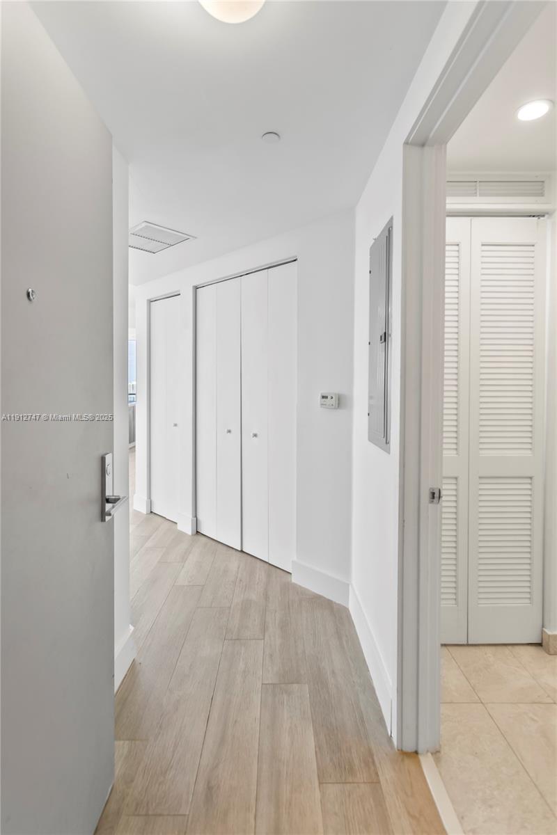 ARIA ON THE BAY CONDO - Residential