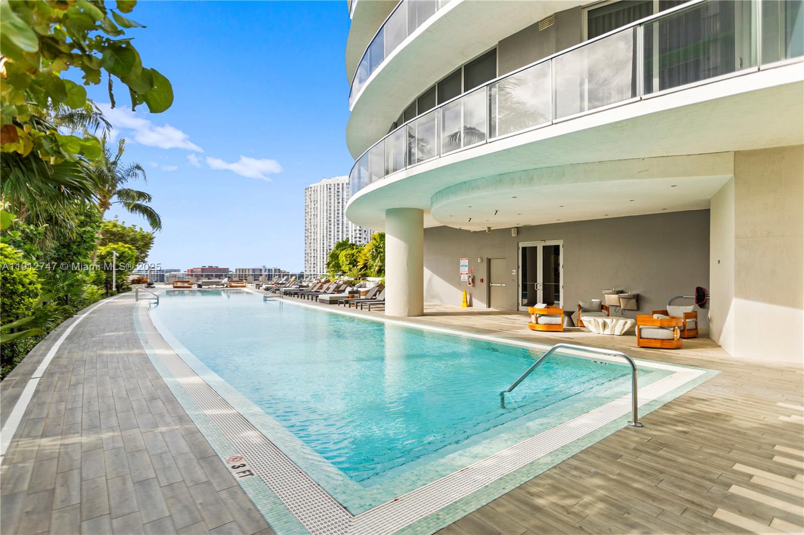 ARIA ON THE BAY CONDO - Residential