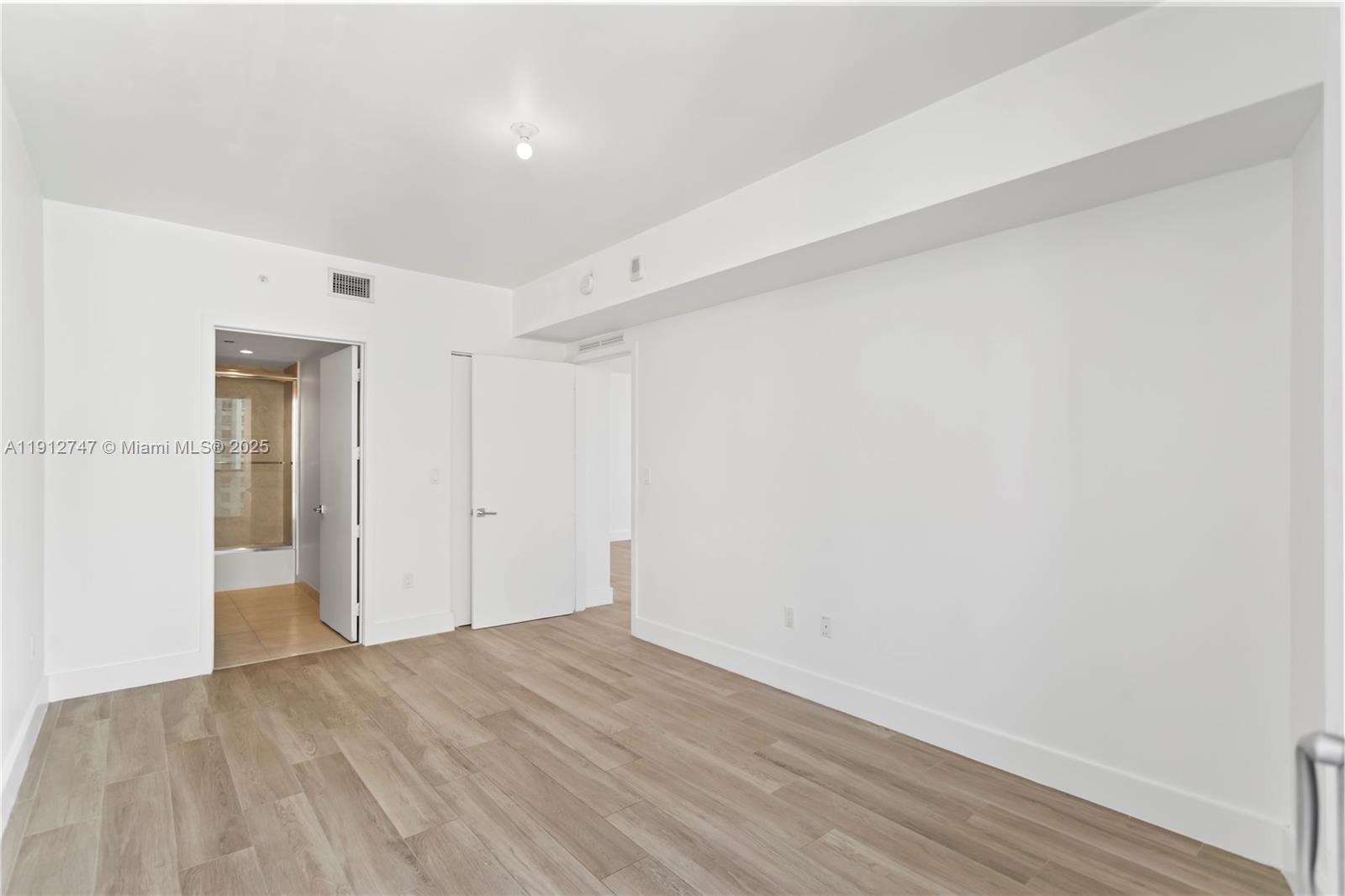 ARIA ON THE BAY CONDO - Residential