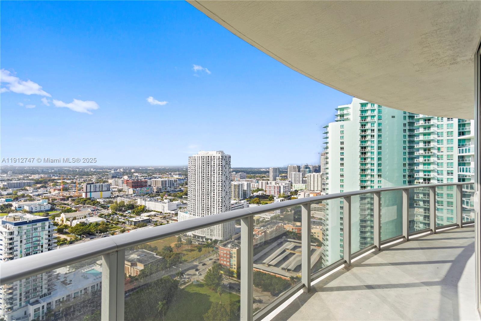 ARIA ON THE BAY CONDO - Residential